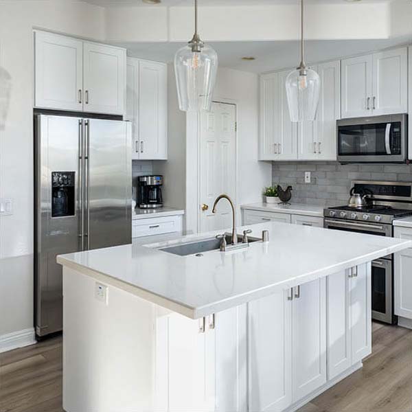 Bright, Open Kitchen with Better Flow in Valencia - Lenton Company